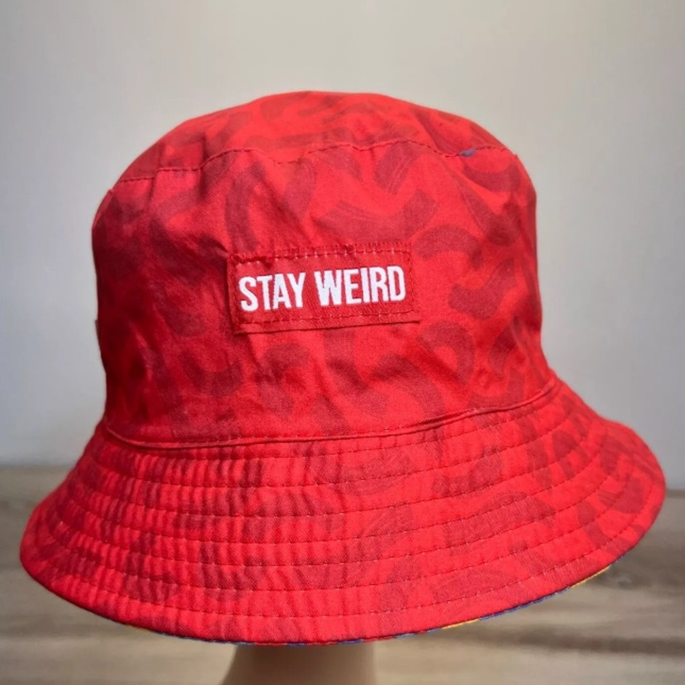 SHINESTY Hat STAY WEIRD Bucket Cap Reversible Colorful Blue Red Yellow One Size